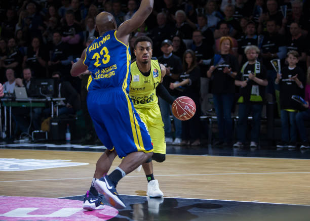 国足球圈引 国足球圈引